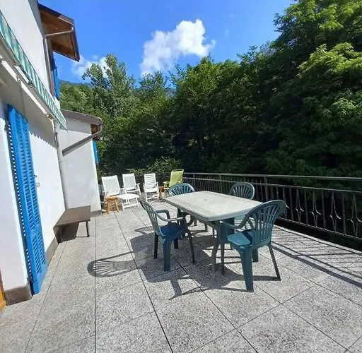 Ferienhaus La Reis Entursuo *